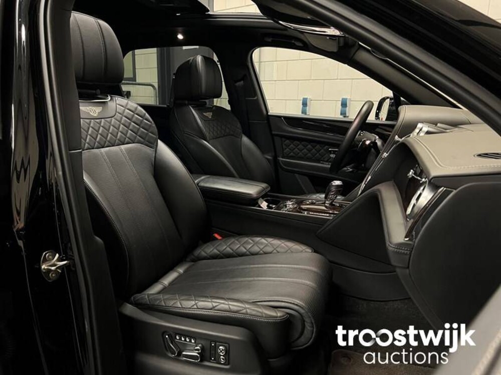 Bentley Bentayga 6.0 W12 608pk 2017, G-677-VR