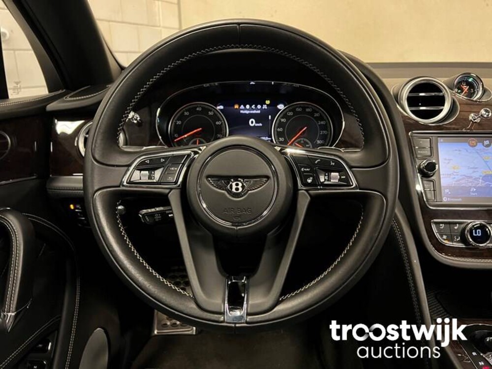Bentley Bentayga 6.0 W12 608pk 2017, G-677-VR