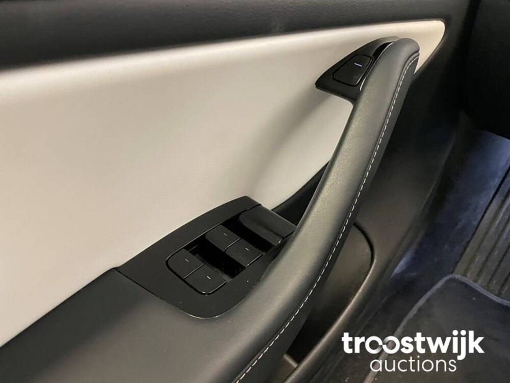 Tesla Model 3 LONG RANGE Dual Motor AWD 351pk 2019 -Orig. NL-, ZL-048-B