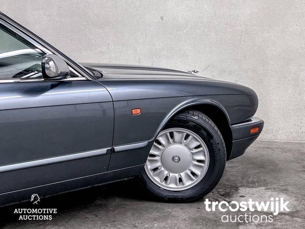 Jaguar Sovereign 4.0 241pk 1996, KF-887-F