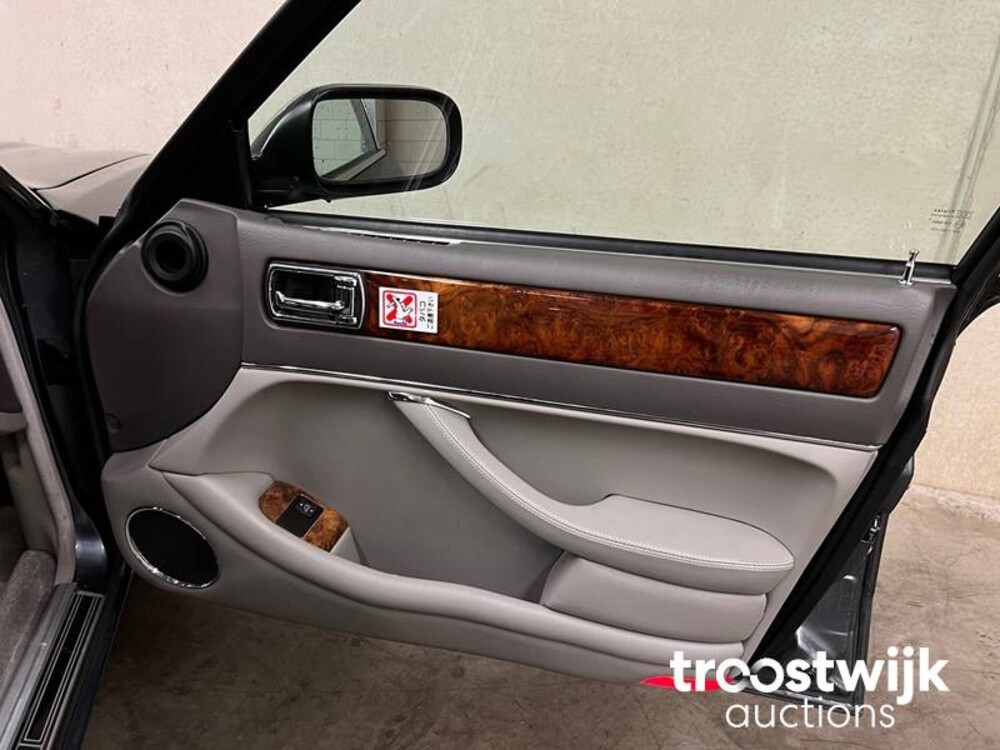 Jaguar Sovereign 4.0 241pk 1996, KF-887-F