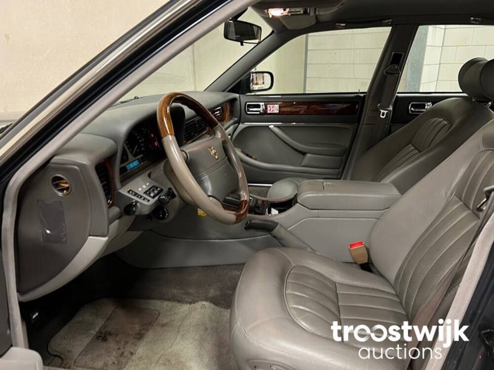 Jaguar Sovereign 4.0 241pk 1996, KF-887-F