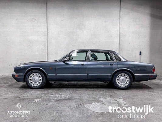 Jaguar Sovereign 4.0 241pk 1996, KF-887-F