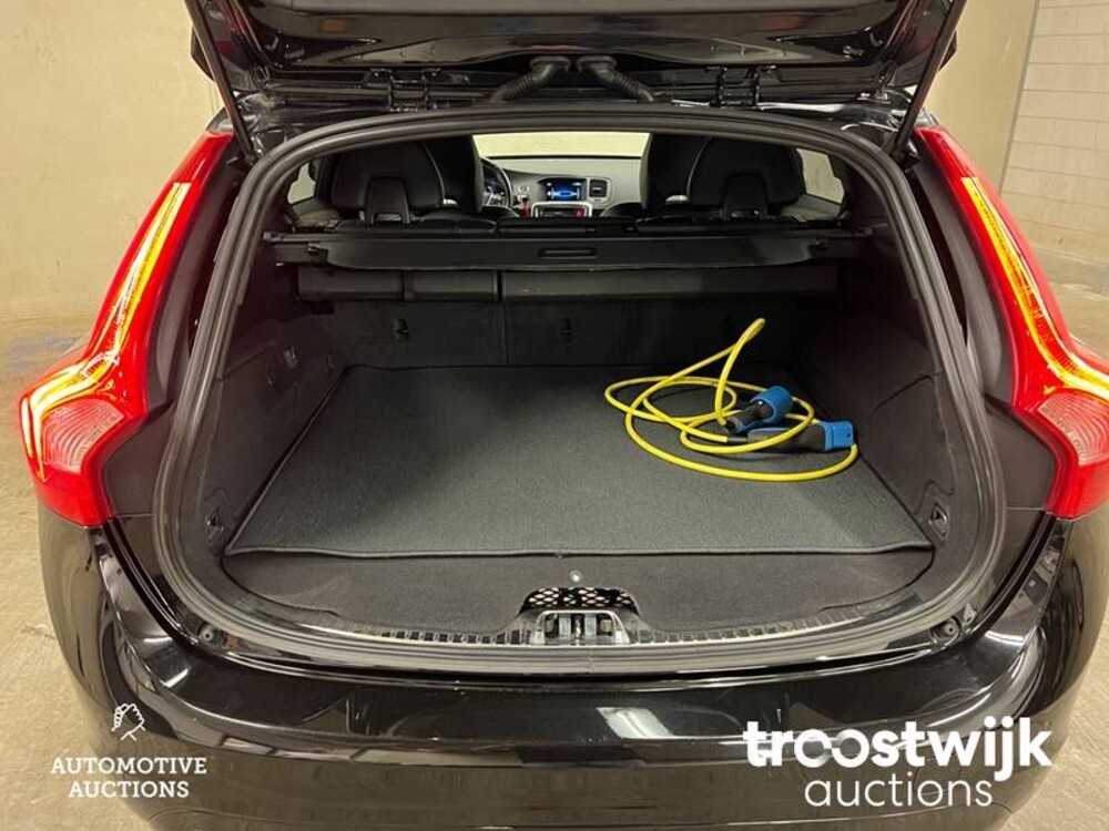 Volvo V60 2.4 D5 Twin Engine Plug-in Hybrid Special Edition 190pk 2016, -Orig. NL-, KZ-683-B