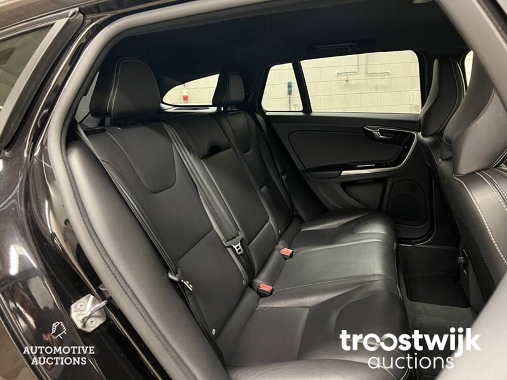 Volvo V60 2.4 D5 Twin Engine Plug-in Hybrid Special Edition 190pk 2016, -Orig. NL-, KZ-683-B