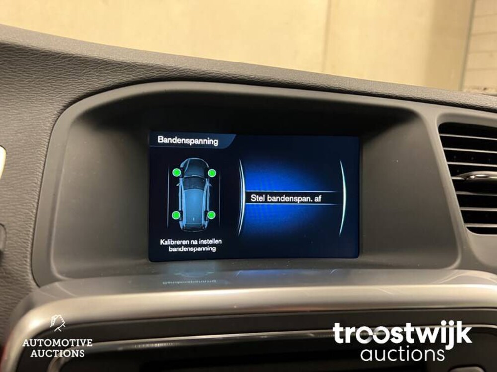 Volvo V60 2.4 D5 Twin Engine Plug-in Hybrid Special Edition 190pk 2016, -Orig. NL-, KZ-683-B