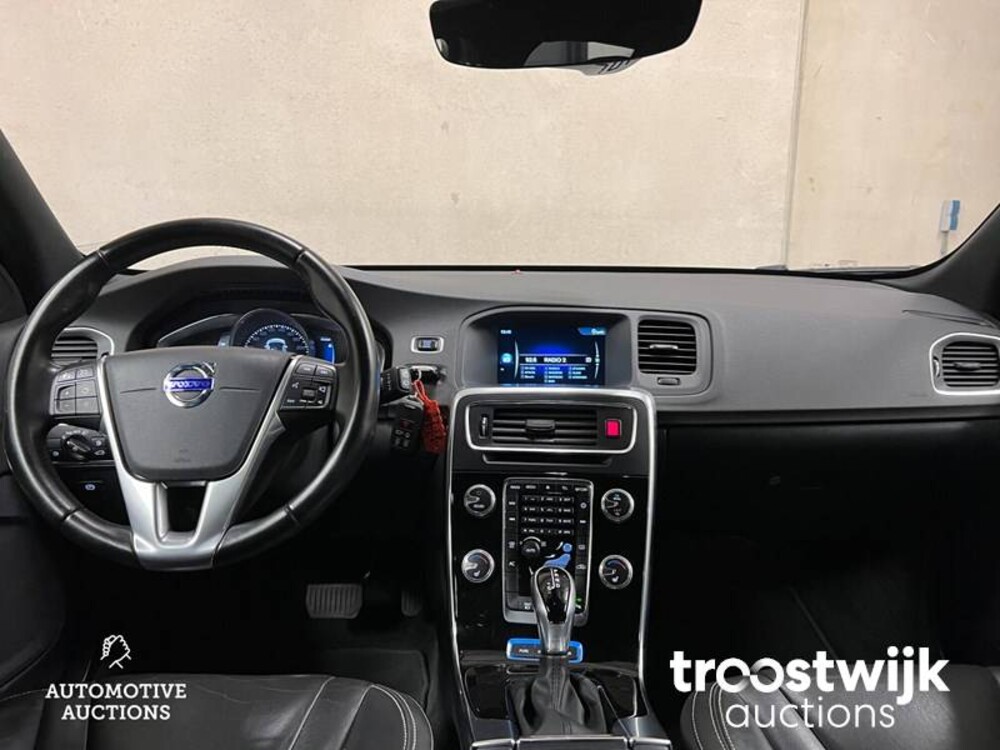 Volvo V60 2.4 D5 Twin Engine Plug-in Hybrid Special Edition 190pk 2016, -Orig. NL-, KZ-683-B