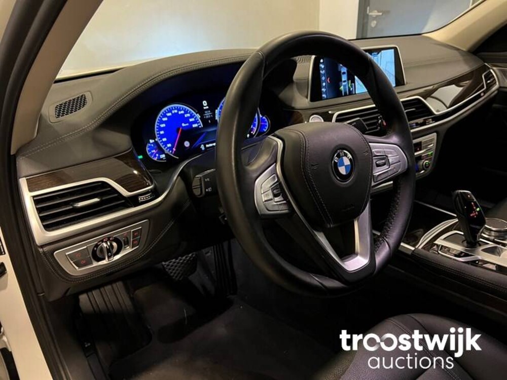 BMW 740i High Executive 326pk 2018 7-Serie, P-673-DS