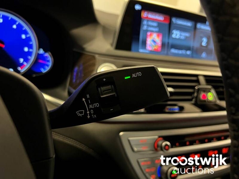 BMW 740i High Executive 326pk 2018 7-Serie, P-673-DS