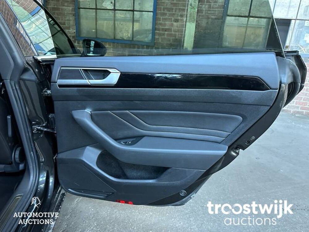 Volkswagen Arteon 1.4 TSI eHybrid R-Line Business+ 211pk 2022, S-584-XV