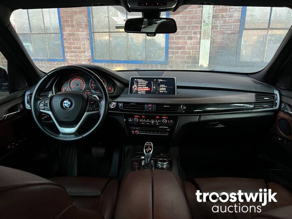 BMW X5 xDrive50i 7-Persoons 449pk 2014