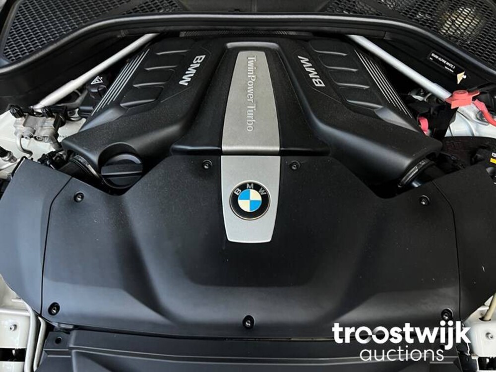 BMW X5 xDrive50i 7-Persoons 449pk 2014