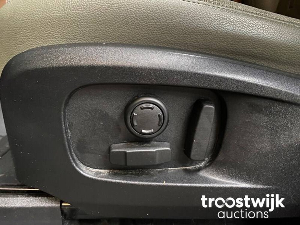 Land Rover Defender D240 110 7-Persoon Nieuw-Model 241pk 2020 -Orig. NL-, J-424-BD