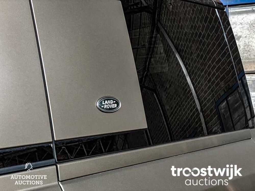 Land Rover Defender D240 110 7-Persoon Nieuw-Model 241pk 2020 -Orig. NL-, J-424-BD