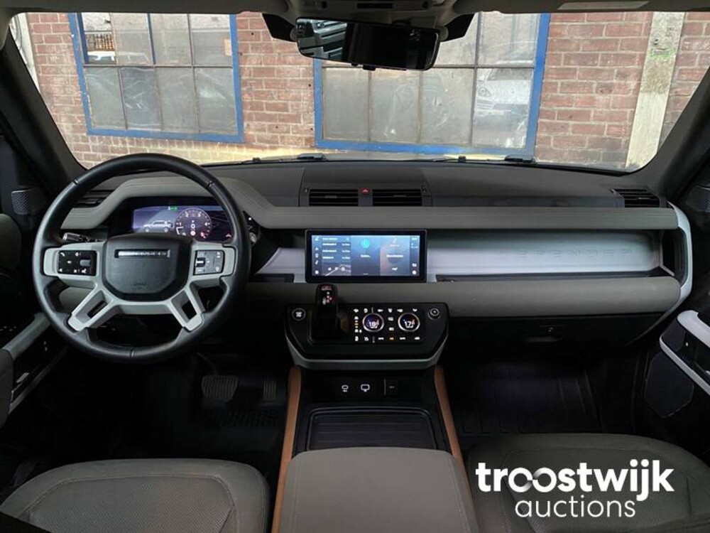 Land Rover Defender D240 110 7-Persoon Nieuw-Model 241pk 2020 -Orig. NL-, J-424-BD