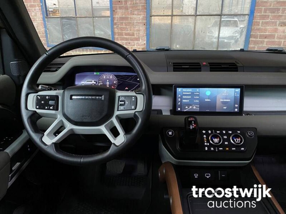 Land Rover Defender D240 110 7-Persoon Nieuw-Model 241pk 2020 -Orig. NL-, J-424-BD