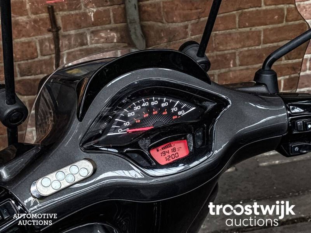 Vespa Sprint 4T -Special Edition- Piaggo 25km 2017, DKR-08-P