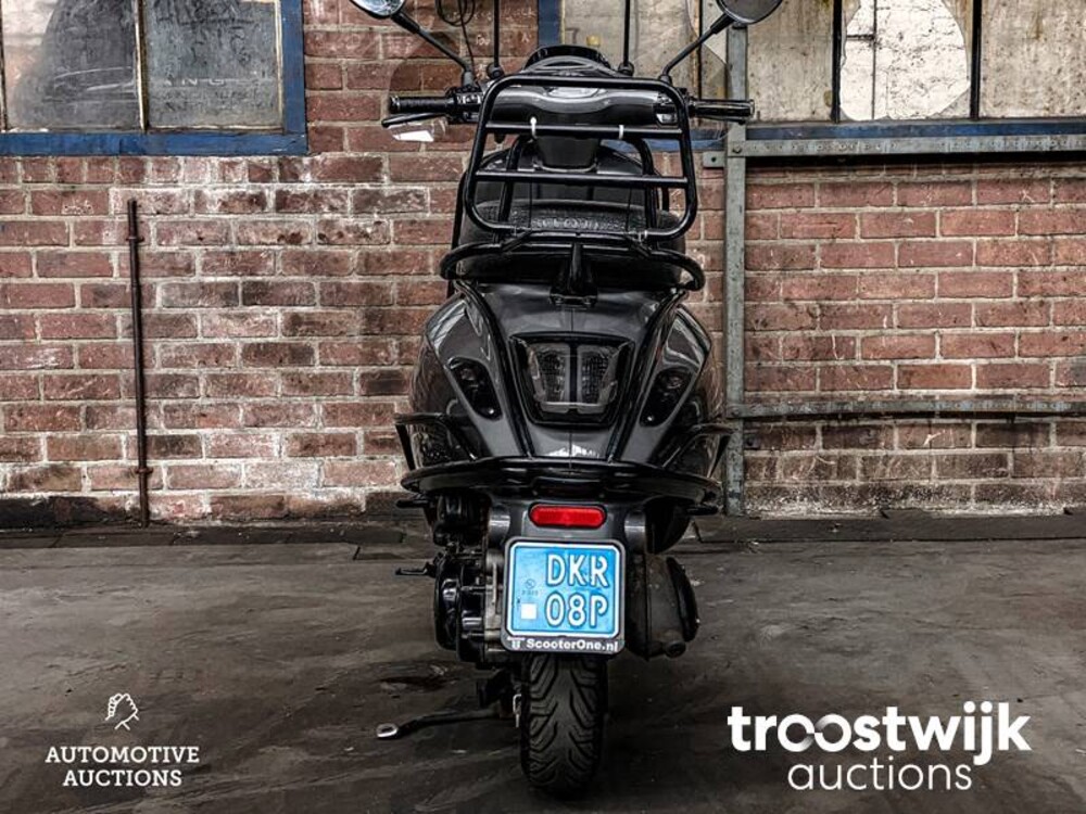 Vespa Sprint 4T -Special Edition- Piaggo 25km 2017, DKR-08-P