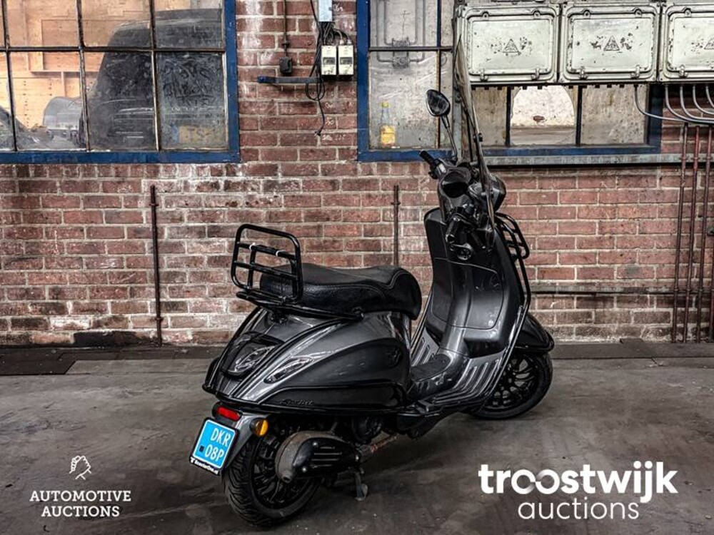 Vespa Sprint 4T -Special Edition- Piaggo 25km 2017, DKR-08-P