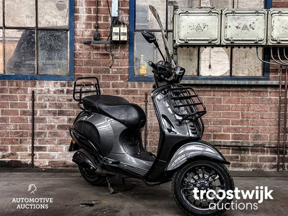 Vespa Sprint 4T -Special Edition- Piaggo 25km 2017, DKR-08-P