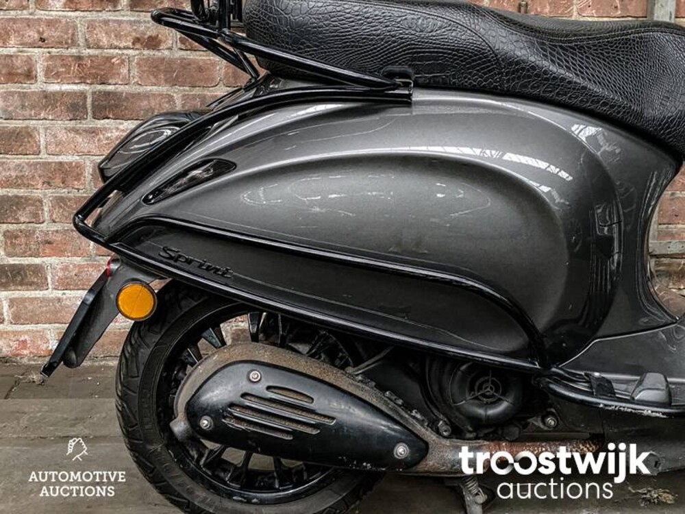 Vespa Sprint 4T -Special Edition- Piaggo 25km 2017, DKR-08-P