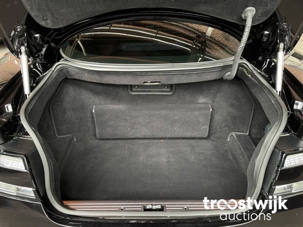 Aston Martin DB9 5.9 V12 457pk 2005 -Youngtimer-