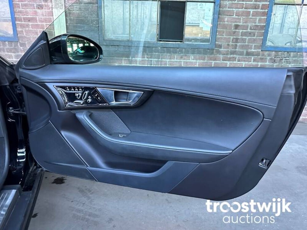 Jaguar F-TYPE S Convertible 3.0 V6  381pk 2013, T-187-DG