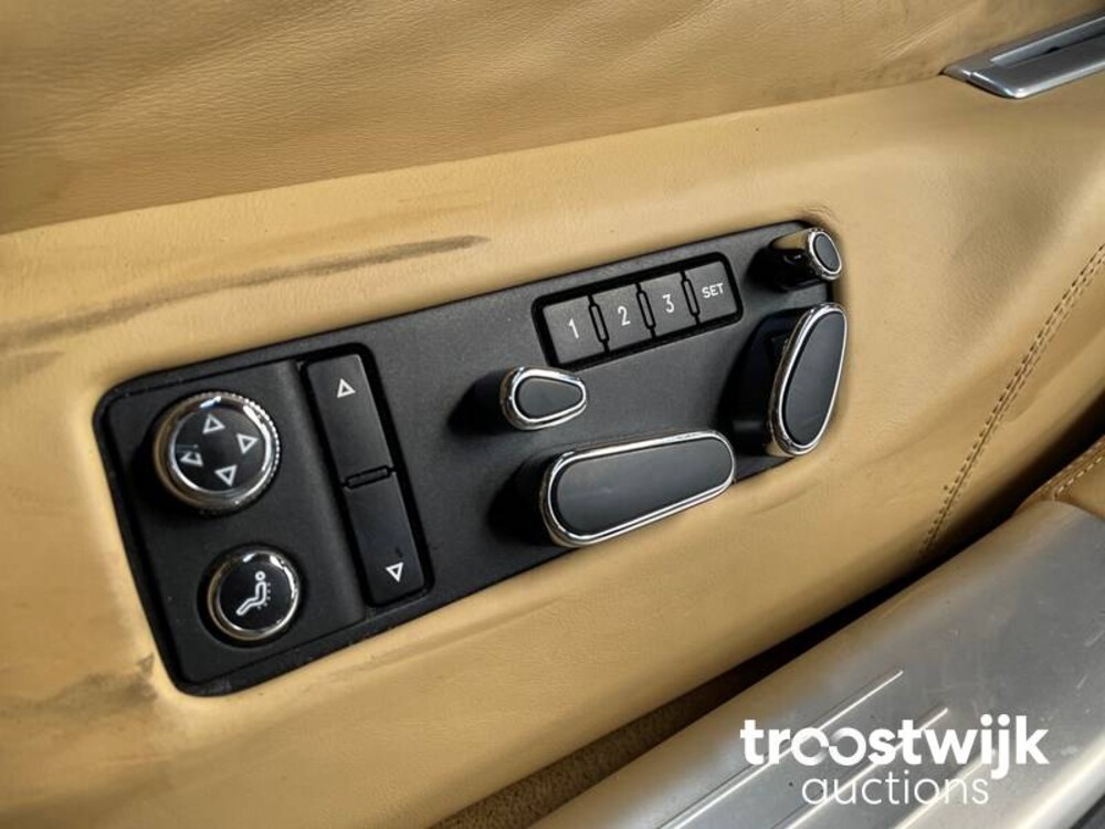 Bentley Continental Flying Spur Speed 610pk 2010