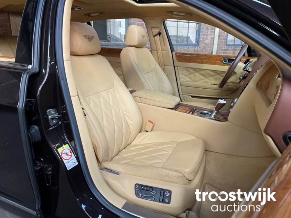 Bentley Continental Flying Spur Speed 610pk 2010