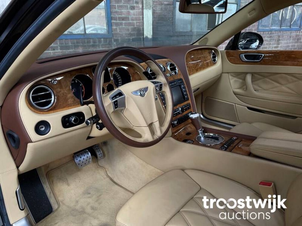 Bentley Continental Flying Spur Speed 610pk 2010