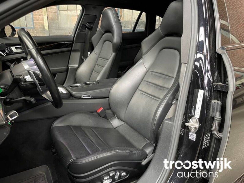 Porsche Panamera 4 E-Hybrid 2.9 V6 Plug-In Hybride 462pk SPORT-DESIGN SPORT-CHRONO 2017