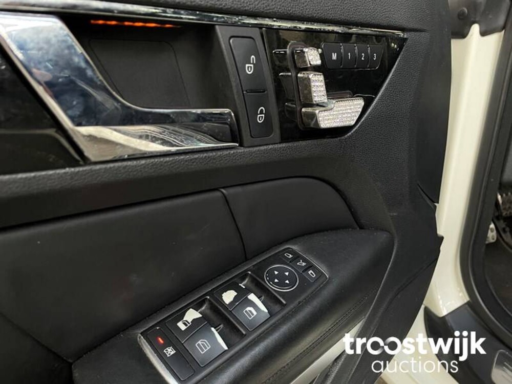 Mercedes-Benz E500 AMG 7G-TRONIC PLUS Coupé  388pk 2010