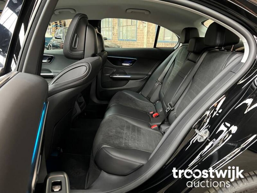 Mercedes-Benz C180 AMG Line Mild Hybrid Nieuw-Model 170pk 2022 -Fabrieksgarantie- C-Klasse, R-013-TS