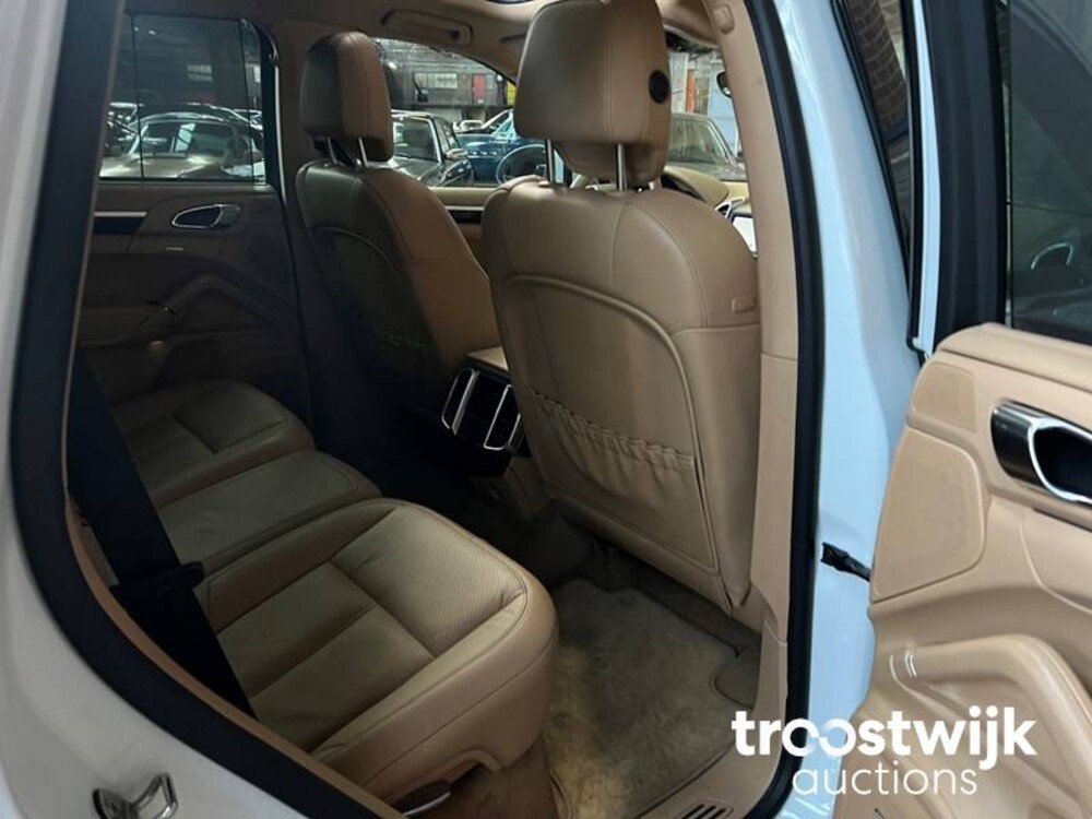 Porsche  Cayenne 3.6 V6 300pk PDK 2012 