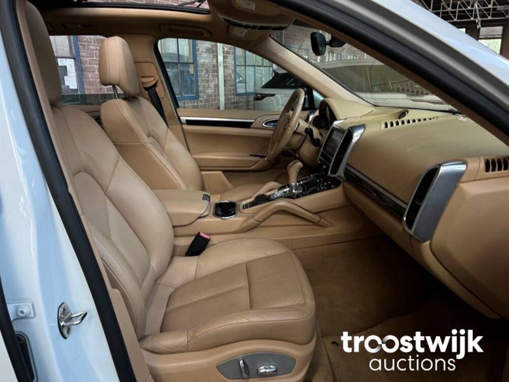 Porsche  Cayenne 3.6 V6 300pk PDK 2012 
