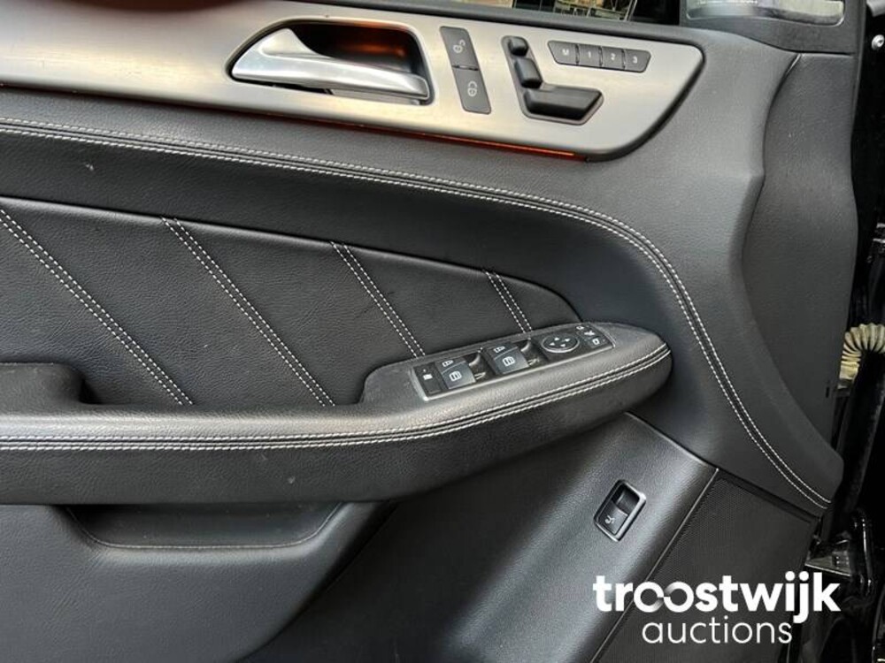 Mercedes-Benz ML63 AMG 5.5 V8 Performance Pack 557pk 2012, H-873-RF