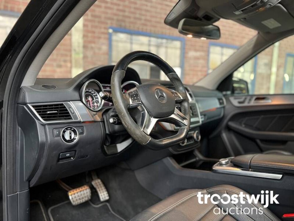 Mercedes-Benz ML63 AMG 5.5 V8 Performance Pack 557pk 2012, H-873-RF