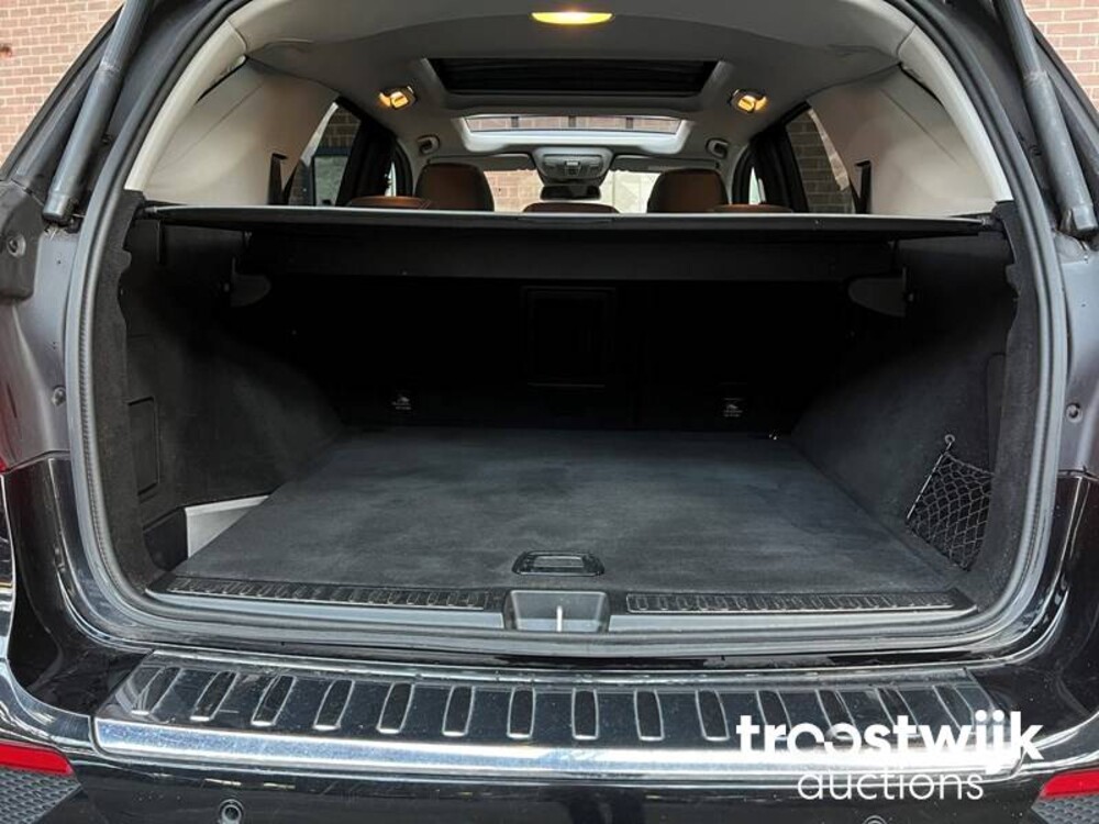 Mercedes-Benz ML63 AMG 5.5 V8 Performance Pack 557pk 2012, H-873-RF