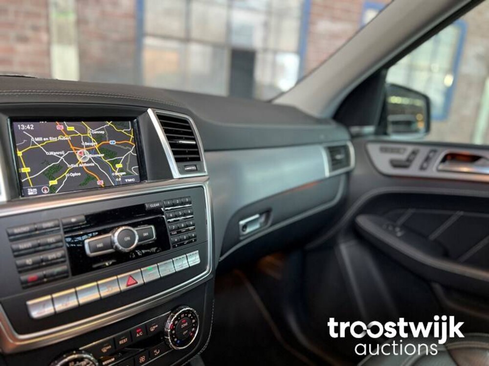 Mercedes-Benz ML63 AMG 5.5 V8 Performance Pack 557pk 2012, H-873-RF