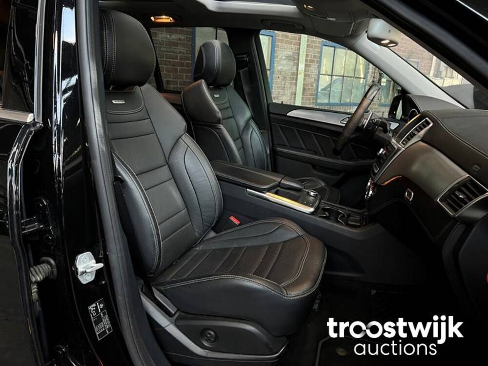 Mercedes-Benz ML63 AMG 5.5 V8 Performance Pack 557pk 2012, H-873-RF