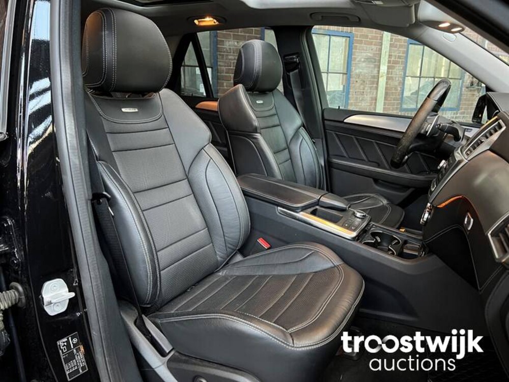 Mercedes-Benz ML63 AMG 5.5 V8 Performance Pack 557pk 2012, H-873-RF