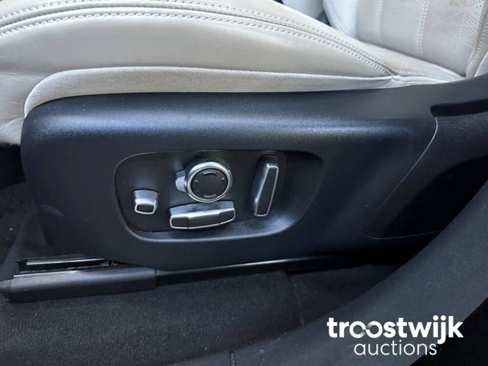 Land Rover Range Rover Velar 3.0 V6 AWD First Edition 300pk 2018, RP-270-X