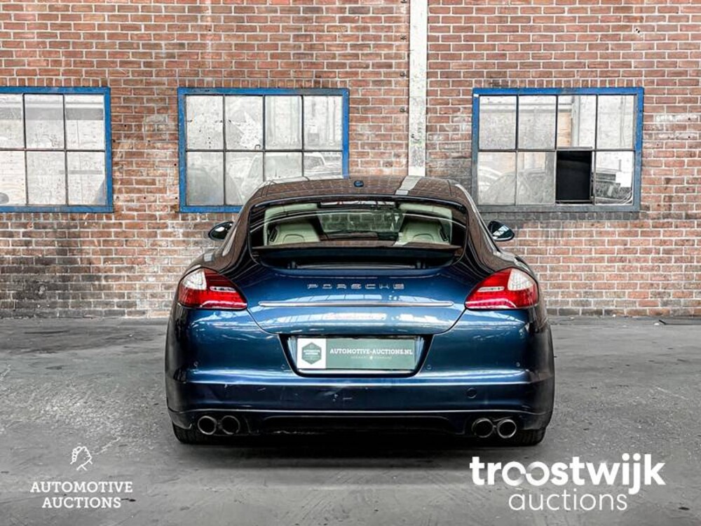 Porsche Panamera S 4.8 V8 400pk 2010
