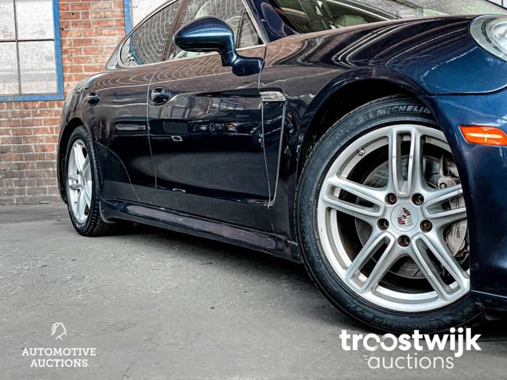 Porsche Panamera S 4.8 V8 400pk 2010