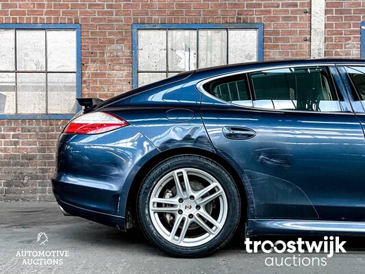 Porsche Panamera S 4.8 V8 400pk 2010