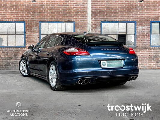 Porsche Panamera S 4.8 V8 400pk 2010