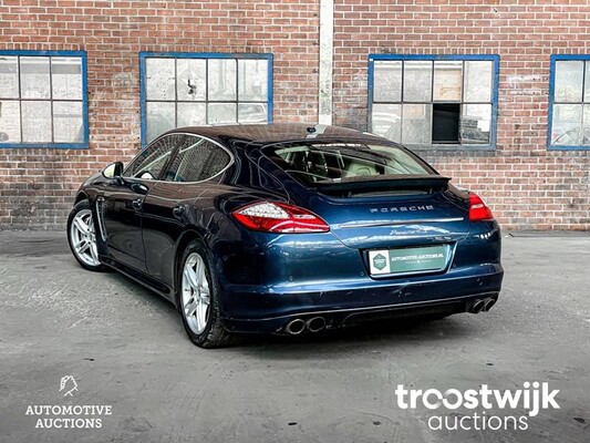 Porsche Panamera S 4.8 V8 400pk 2010