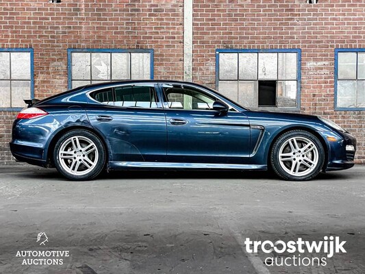 Porsche Panamera S 4.8 V8 400pk 2010