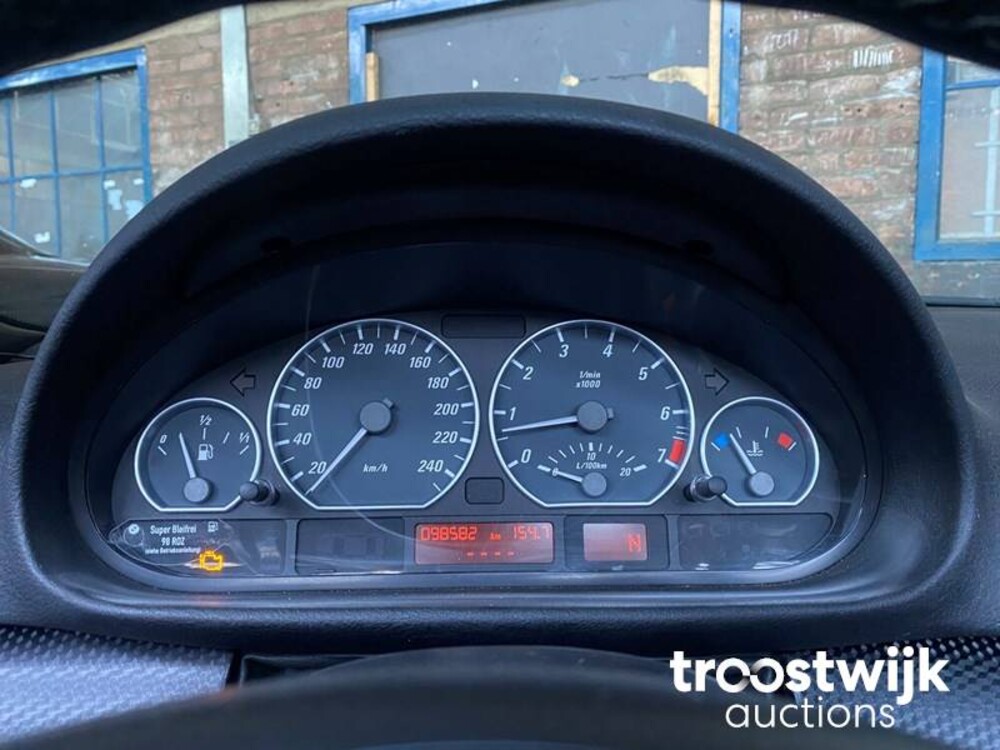 BMW 330Ci Executive E46 300pk 2003, G-943-KT