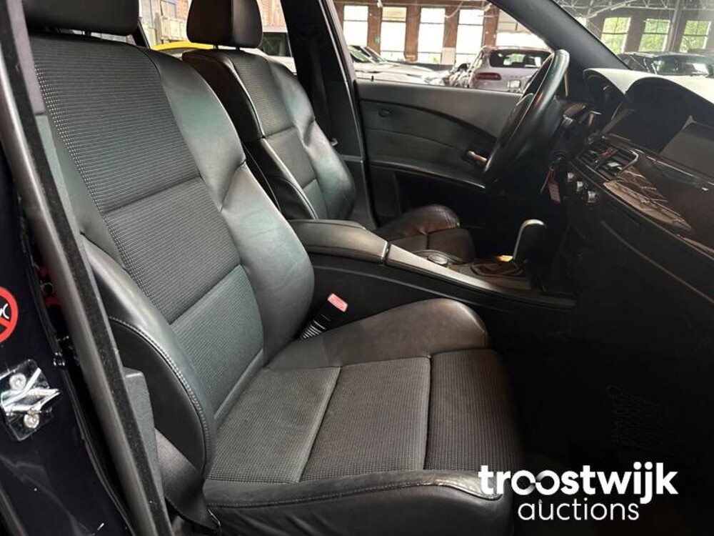 BMW 530i M-Sport Executive E60 258pk 2006 -Youngtimer-